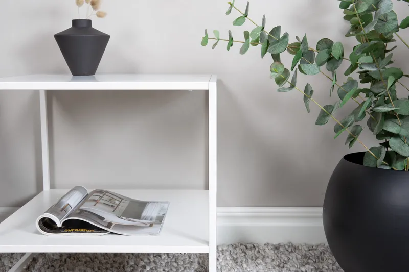 Staal Sidobord med Hylla - Vit - Products - Möbler - Bord & matgrupp - Avlastningsbord & sidobord - Brickbord & småbord