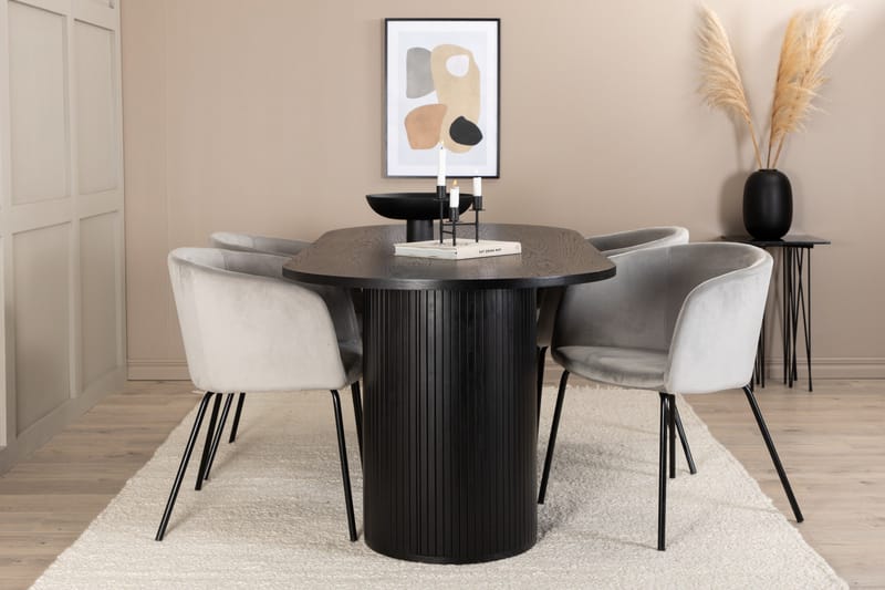 Bianca Matgrupp 200 cm Oval med 4 Berit stolar - Svart - Products - Möbler - Bord & matgrupp - Matgrupp