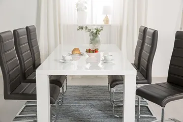 Cibus Matgrupp 180 cm med 6 Stolar - Vit/Svart Konstläder - Products - Möbler - Bord & matgrupp - Matgrupp