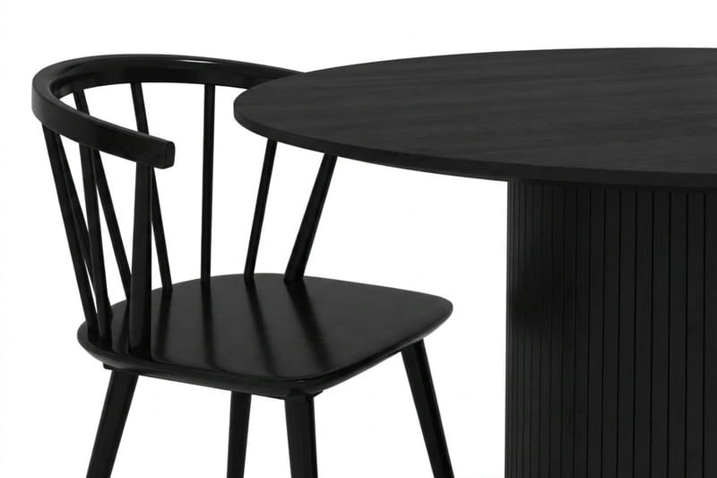 Kopparbo Matgrupp runt 110 cm Svart med 4 Tyrö Matstolar - Svartlaserad ek - Products - Möbler - Bord & matgrupp - Matgrupp