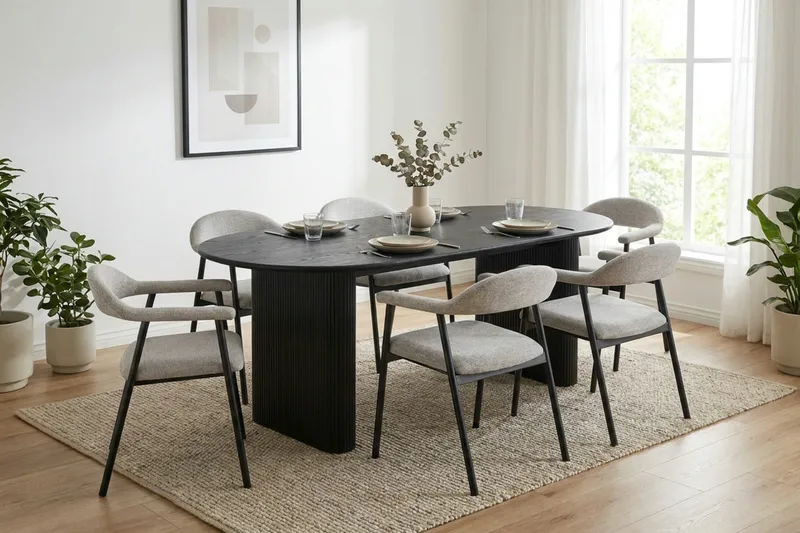 Noira Matgrupp 220 cm rektangulärt i Svart med 6 Ronja Matstolar - Svartlaserad ek - Products - Möbler - Bord & matgrupp - Matgrupp