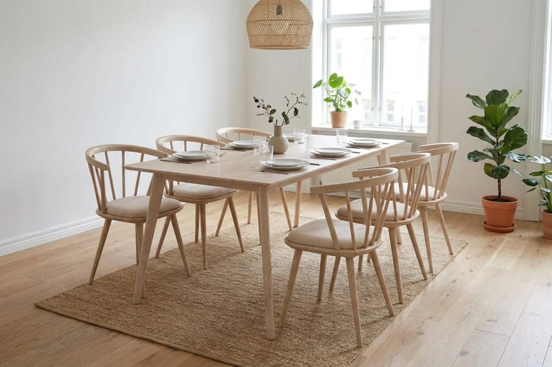 Tyrö Matgrupp 190 cm Whitewash med 6 st Tyrö Karmstolar med Dyna - Vitlaserad ek - Products - Möbler - Bord & matgrupp - Matgrupp