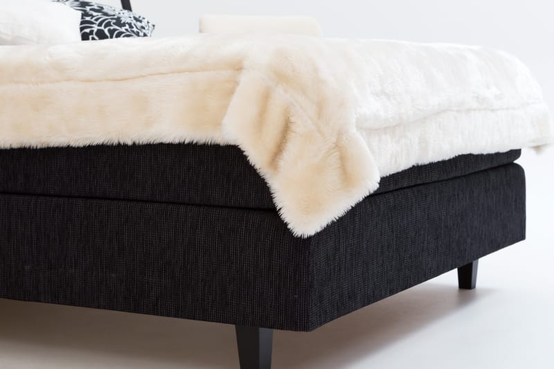 Charleston Kontinentalsäng 140x200 Fast Polyeterskum - Svart - Products - Möbler - Säng - Kontinentalsäng