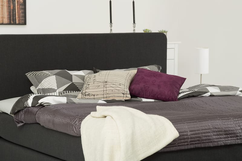 Dolly Kontinentalsäng 200x200 cm - Mörkgrå - Products - Möbler - Säng - Kontinentalsäng