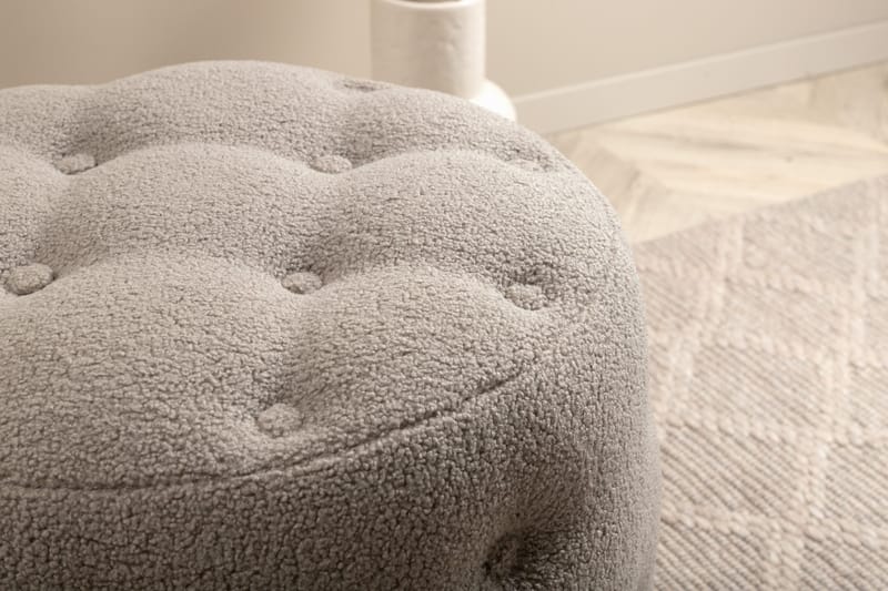 Benjamin Sittpuff - Greige - Products - Möbler - Fåtölj & stolar - Pall & puff - Sittpuff