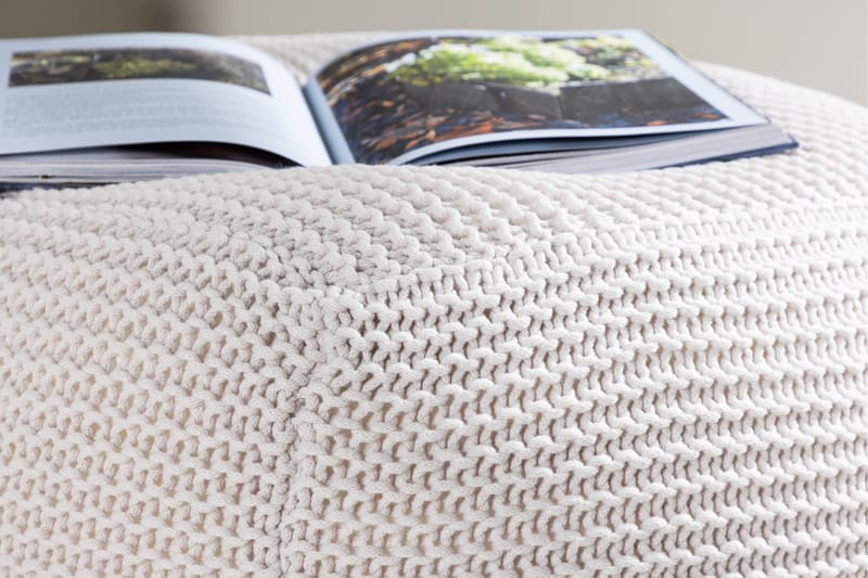 Luca Sittpuff - Cream - Products - Möbler - Fåtölj & stolar - Pall & puff - Sittpuff