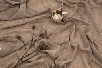 Elena Gardin 135x240 cm - Brun - Products - Textil & mattor - Gardiner - Gardinlängder - Kanallängd