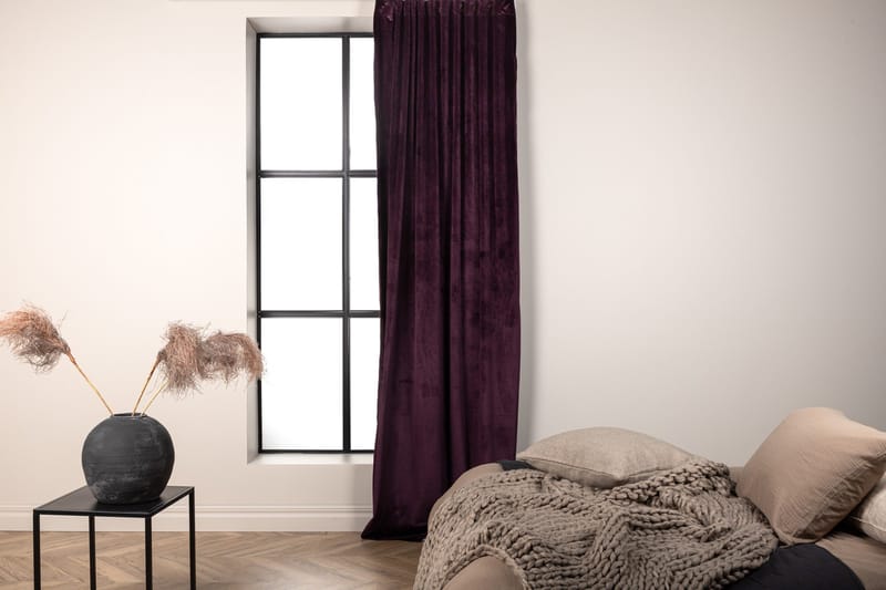 Mary Gardin 135x250 cm - Lila - Products - Textil & mattor - Gardiner - Gardinlängder - Kanallängd